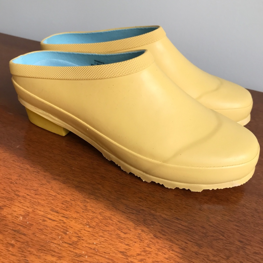 New L.L. Bean Yellow Rain Garden Wellies Clog Shoe
